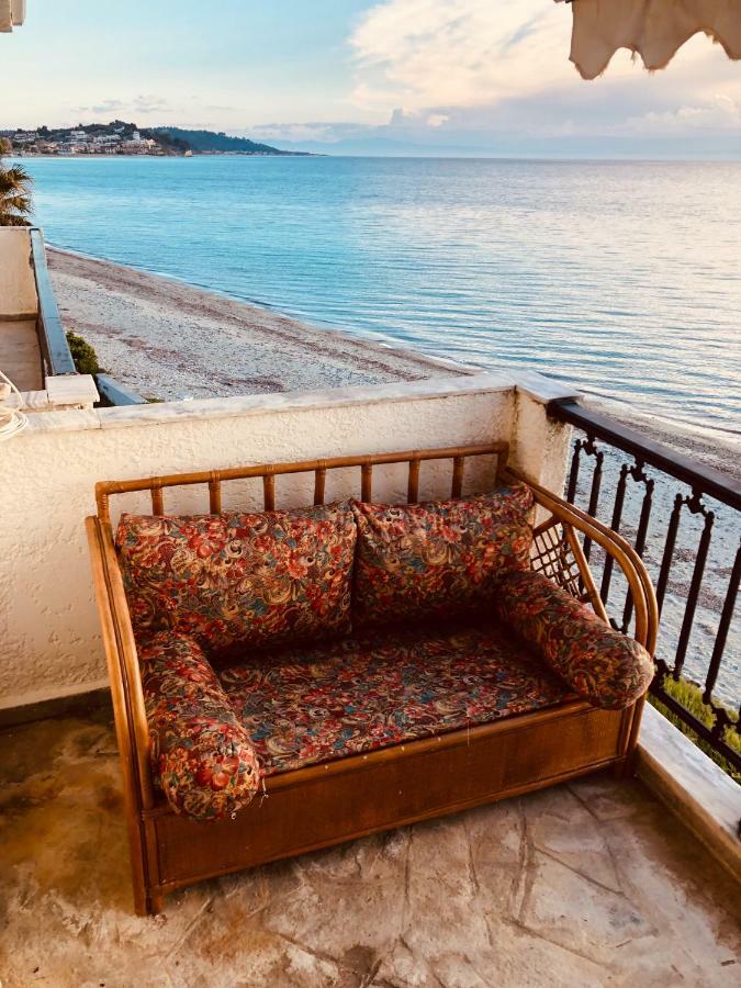 Seafront Maisonette In Fourka Exterior photo