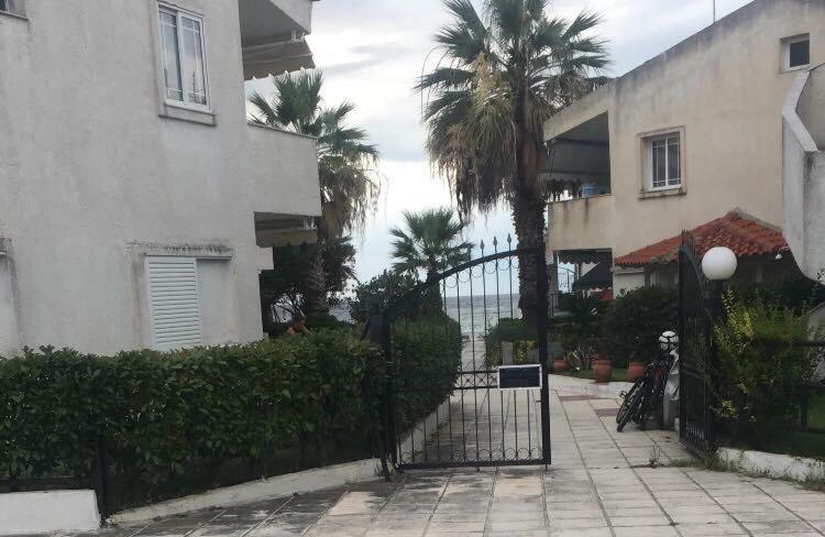 Seafront Maisonette In Fourka Exterior photo