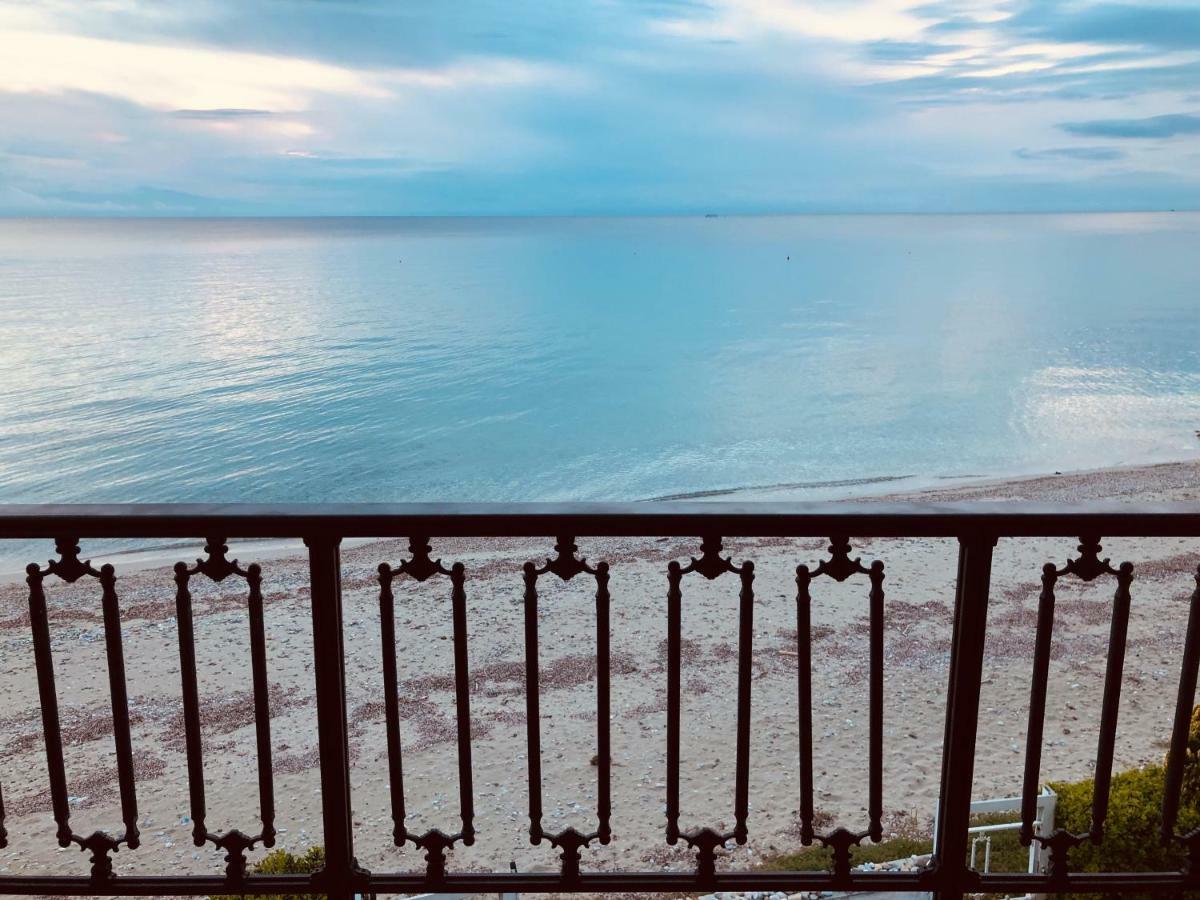 Seafront Maisonette In Fourka Exterior photo